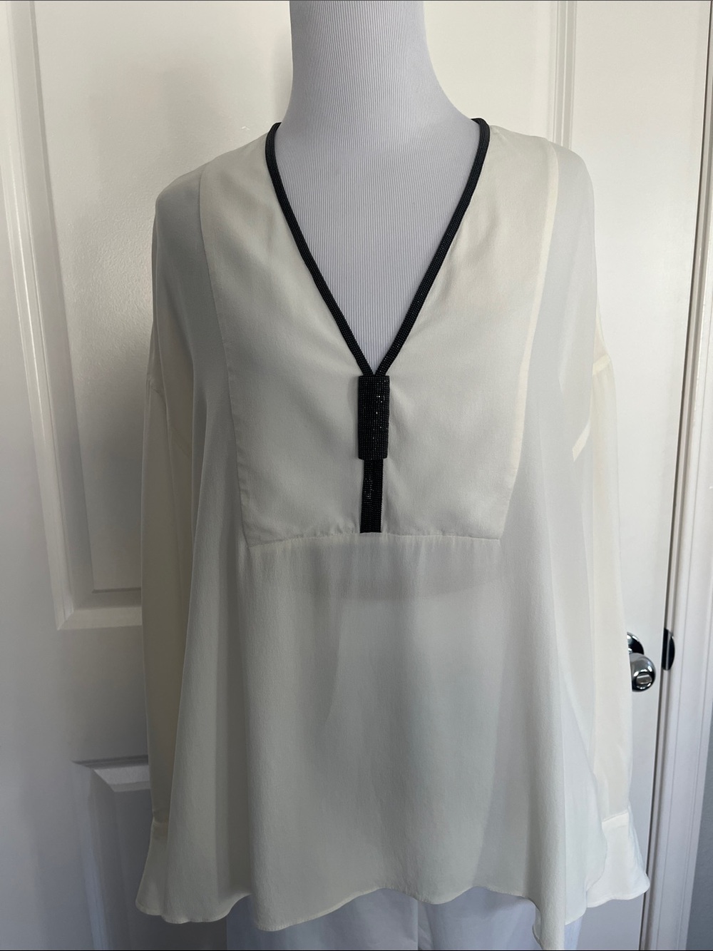Brunello Cucinelli Cream V-Neck Long Sleeve Blouse with Monilli Trim
